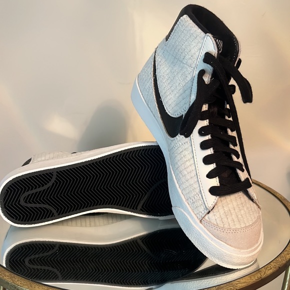 Brand new - Nike white high tops MAW - Picture 5 of 7